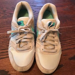 ❤️💯 Nike Tennies